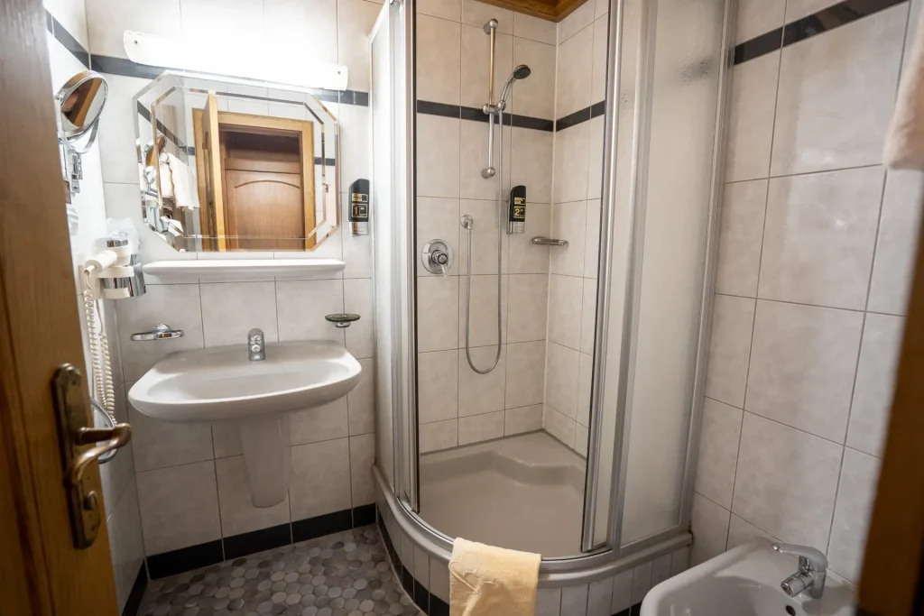 Bad mit Dusche